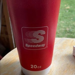 Meet your Posher, Cynthia